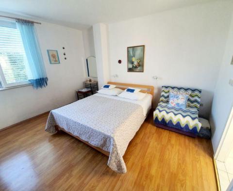 Három hálószobás tengerparti apartman közvetlenül a Makarska riván! - pic 9
