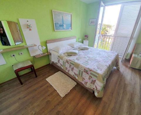 Three-bedroom seafront apartment right on Makarska riva! - pic 16