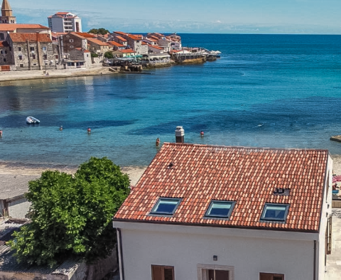 Incroyable nouvelle villa au bord de l'eau avec une vue de carte postale unique sur la mer et la ville d'Umag! - pic 2