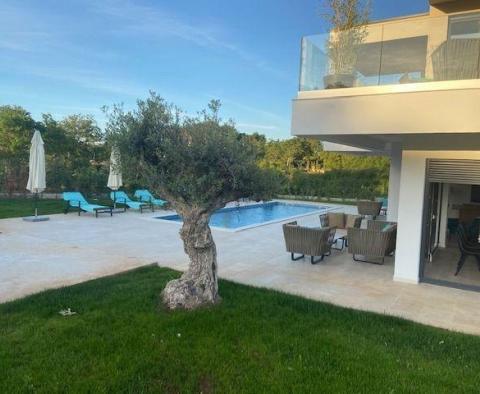 Dramatisch attraktive Villa mit Pool in der Nähe von Porec - foto 31