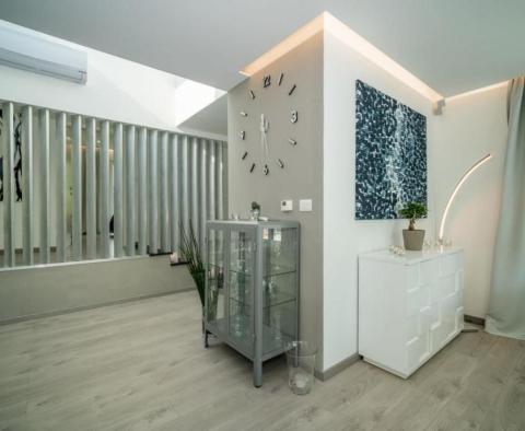 Villa design élégante avec piscine dans le quartier de Rabac-Labin - pic 6