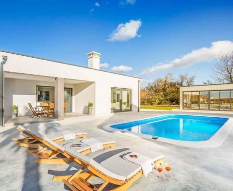 Villa design élégante avec piscine dans le quartier de Rabac-Labin - pic 3