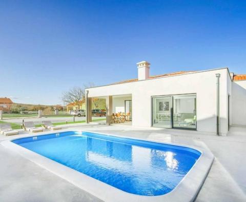 Villa design élégante avec piscine dans le quartier de Rabac-Labin - pic 4