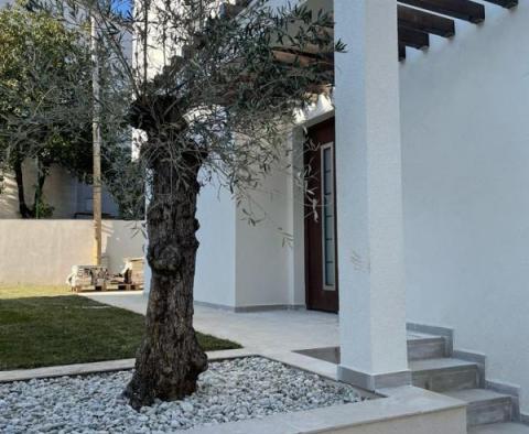 Modern villa on the second line to the sea on Ciovo peninsula - pic 9