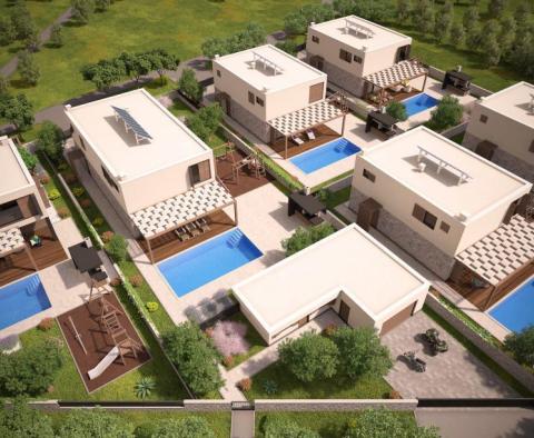 Complex of urbanized land plots with project and building permits for 6 lux villas - pic 2