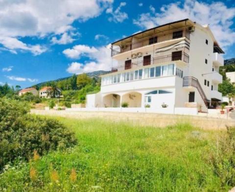 Magnifique propriété touristique à Zavala avec 5 appartements, garage et plusieurs installations supplémentaires - pic 33