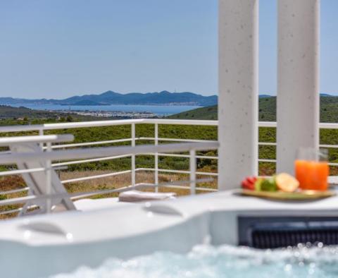 Designer villa with sea views in Zadar area - pic 17