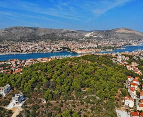 Land plot on Ciovo (Balan) just 100 meters from the sea with wonderful views 