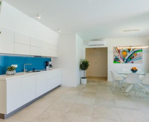 Nouvelle villa moderne à la périphérie de Dubrovnik en première ligne de mer à seulement 30 mètres de la plage - pic 31