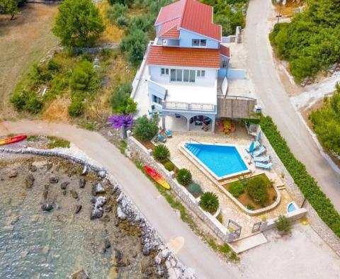 Villa en bord de mer à vendre sur l'île de Korcula avec possibilité d'amarrage - pic 8