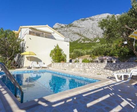 Villa with swimming pool and marvellous sea views on Makarska riviera 