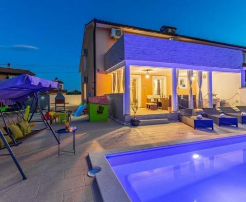 Preisgünstige Villa in Marcana mit Swimmingpool - foto 2