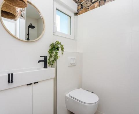 Piękna nowo wybudowana willa z basenem na działce o powierzchni 860 m2 na obrzeżach Splitu - pic 17