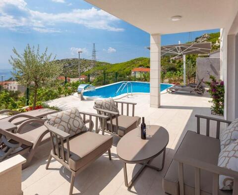 New fascinating villa on Makarska riviera with stunning sea views 