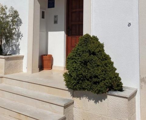 Renovated stone house of 3 apartments in Gornja Podstrana with fantastic view of Split and the sea - pic 4