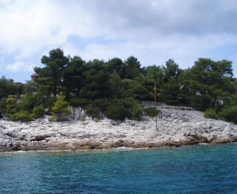 First line building land on Korcula island, fantastic location, ideal for luxury villa! 