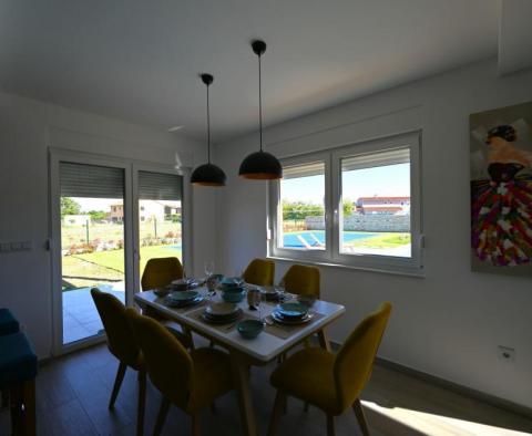 Neu gebaute einstöckige Villa mit Swimmingpool in ruhiger Lage in Svetvincenat! - foto 18