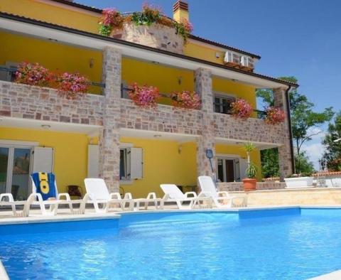 Bright property in Porec area with swimming pool and 4 apartments - pic 5