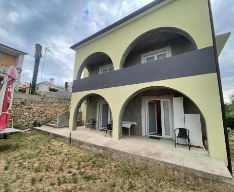 Apart-house with four apartments and sea view in Liznjan! 