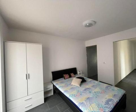 Apartmanház négy apartmannal és kilátással a tengerre Liznjanban! - pic 18