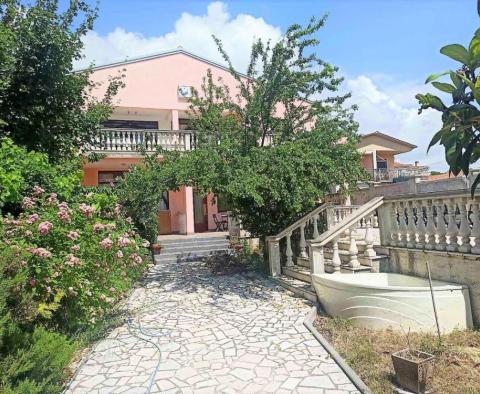 Attractive house with 6 apartments for sale in Meduliun just 200 meters from the sea! 