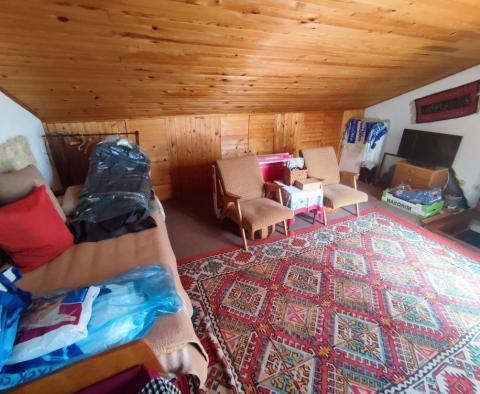 Maison de trois appartements à Valbandon, Fažana à vendre à seulement 550 mètres de la mer - pic 18