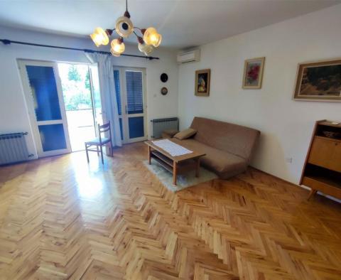 Három apartmanból álló ház Valbandonban, Fažana városában eladó mindössze 550 méterre a tengertől - pic 33