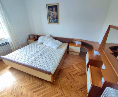 Maison de trois appartements à Valbandon, Fažana à vendre à seulement 550 mètres de la mer - pic 38