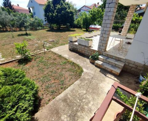Három apartmanból álló ház Valbandonban, Fažana városában eladó mindössze 550 méterre a tengertől - pic 51