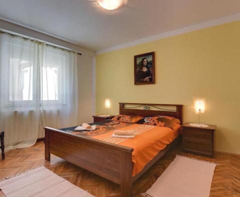 Působivý apartmánový dům jen 200 m od moře s výhledem na moře, v Medulinu! - pic 39