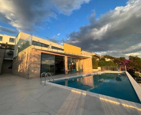 Outstanding waterfront modern villa with infinity pool within new community on Ciovo - pic 46