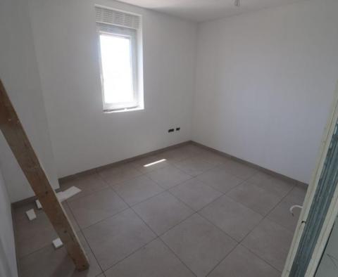 Duplex penthouse with roof terrace in Pag, Novalja - pic 17
