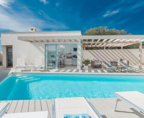 Helles und helles Anwesen für 14 Gäste mit beheiztem Pool in Bininje bei Zadar, nur 600 Meter vom Strand entfernt - foto 7