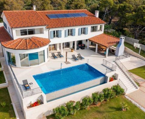 Lenyűgöző, páratlan vízparti villa Sibenik környékén - pic 9