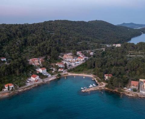 Okouzlující nově postavená vila na ostrově Ugljan, první řada k moři - pic 27
