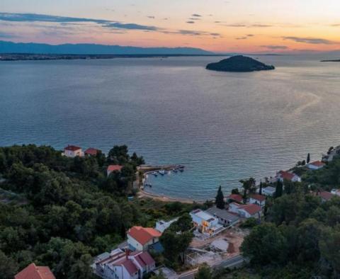 Romantická nově postavená vila na ostrově Ugljan, v první řadě k moři - pic 30