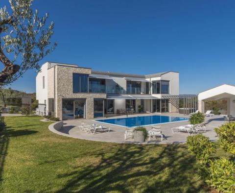 Gyönyörű modern villa Motovun területén 