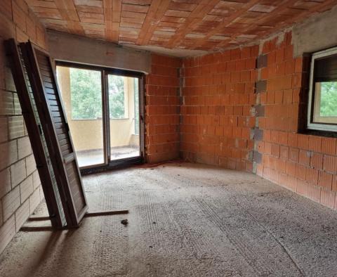 Solid house of 3-4 apartments in Labin area cca. 10 km from the sea - pic 29