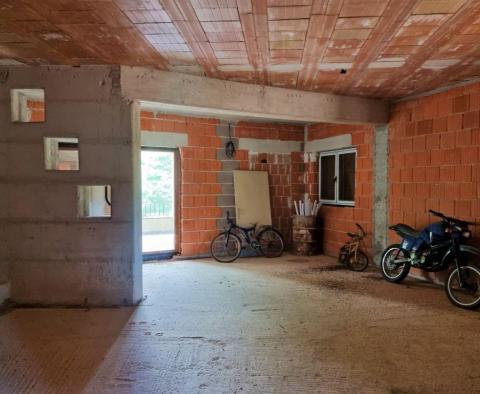Солидный дом из 3-4 квартир в Лабинском районе ок. 10 км от моря - фото 32
