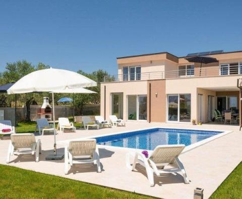 Impressive villa with swimming pool in Vodnjan area 