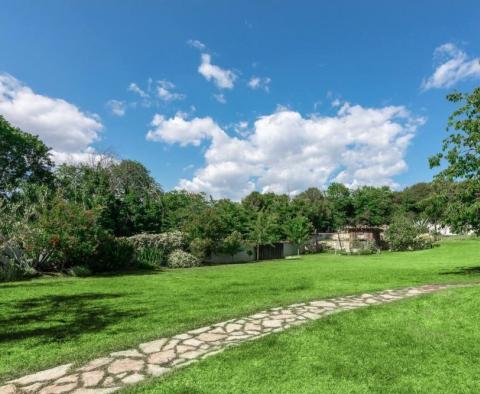 Astonishing villa with pool with 3000 m2 garden and sea view in Banjole! - pic 56