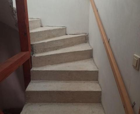 Stone house with garden for sale in Banjole just 200 meters from the beach!  - pic 25