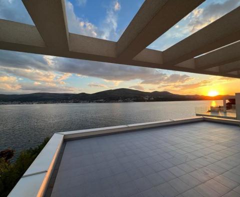 Neue moderne Eigentumswohnung am Meer auf Ciovo bietet Villen zum Verkauf - foto 24