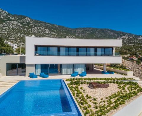 Fantastic seafront villa of modern architecture on Karlobag riviera with indoor and outdoor swimming pools! - pic 14