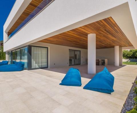 Fantastic seafront villa of modern architecture on Karlobag riviera with indoor and outdoor swimming pools! - pic 21