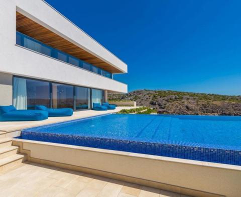 Fantastic seafront villa of modern architecture on Karlobag riviera with indoor and outdoor swimming pools! - pic 67