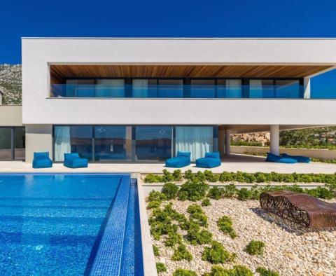 Fantastic seafront villa of modern architecture on Karlobag riviera with indoor and outdoor swimming pools! - pic 77