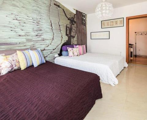 One-bedroom apartment with a 37 sqm garden and a parking spot in Hvar - pic 5