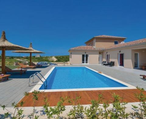 Nouvelle villa dans la région de Zadar avec piscine et court de tennis - pic 2