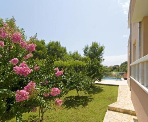 Apart-villa with 3 apartments for sale on Ciovo peninsula - pic 38